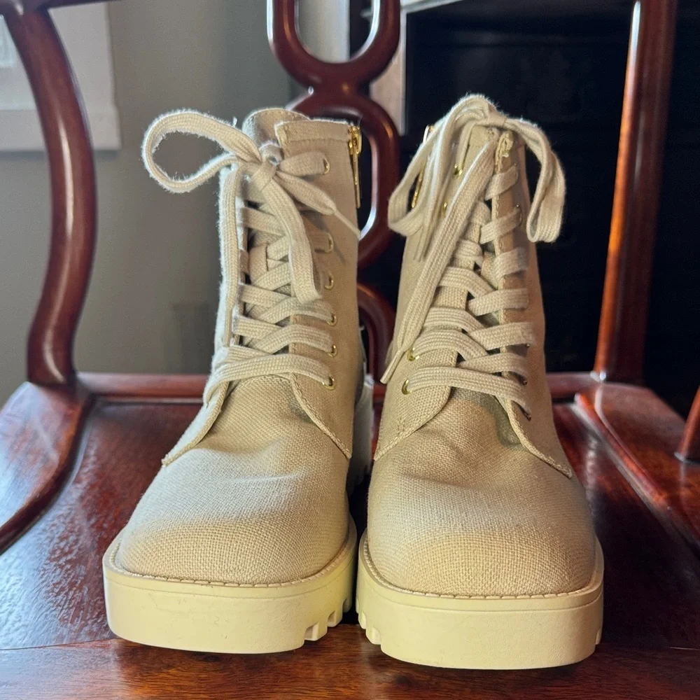 NWOT Michael Kors Tan Canvas Zipper/Lace Ankle Boots Combat Faux Suede Inside - Picture 9 of 14